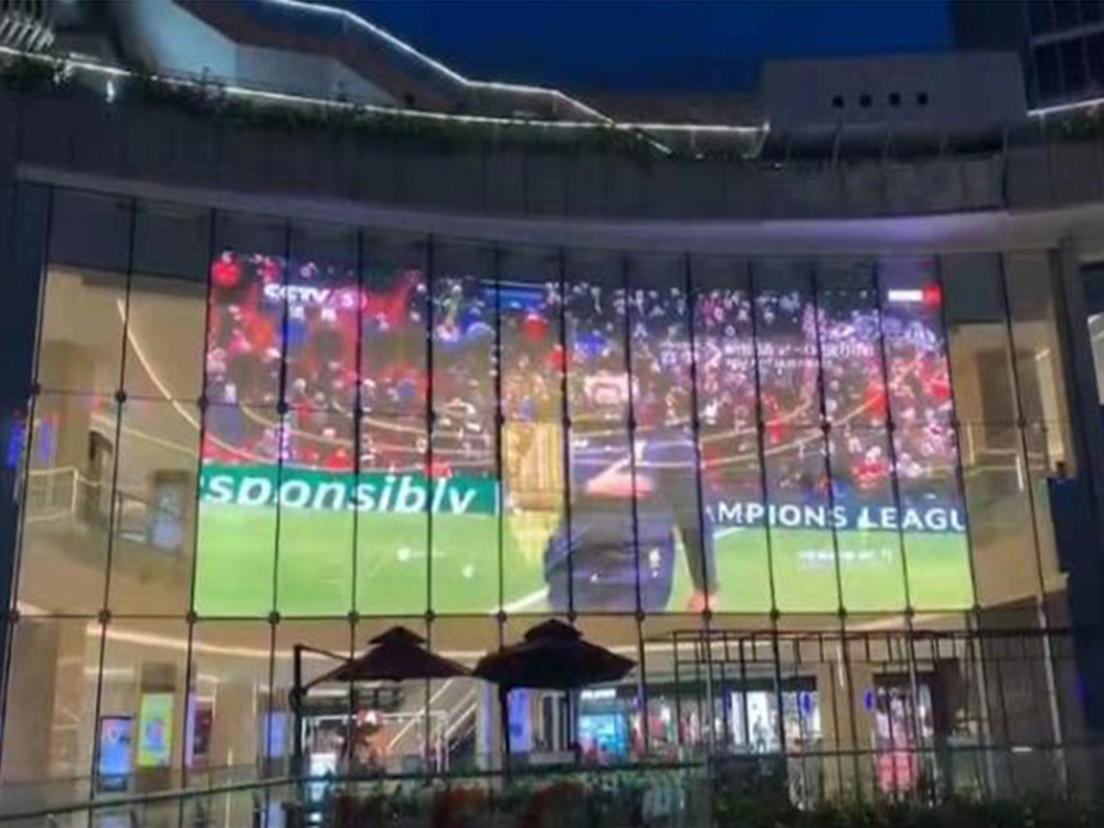 Telas LED transparentes vs. Telas de LED tradicionais: o que é certo para o seu negócio?