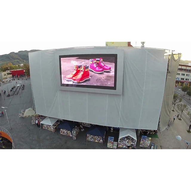 Telão LED externo para publicidade de rua: como o tamanho do pixel e o brilho impactam a visibilidade